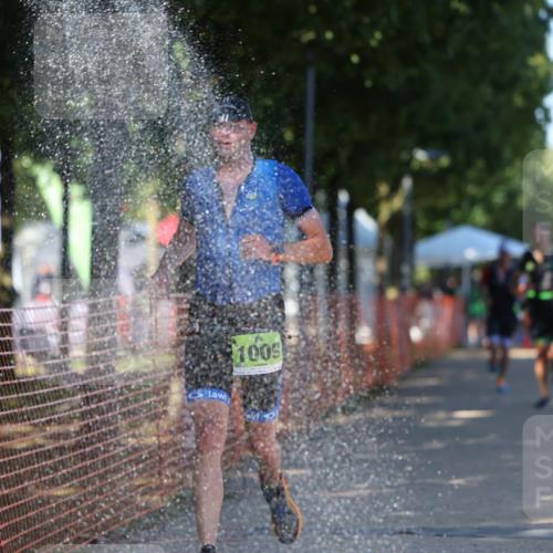 07.09.2025 - 19. Norderstedt Triathlon Michael Strokosch http://msf.ph/oto/8811016 07.09.2025 15:19:58 Laufen 900, 971, 1002, 1009 meine-sportfotos.de