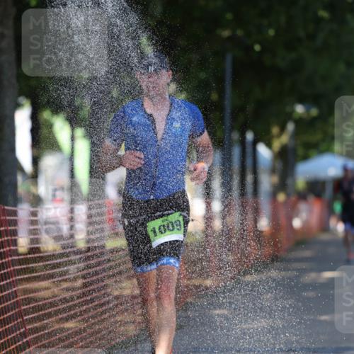 07.09.2025 - 19. Norderstedt Triathlon Michael Strokosch http://msf.ph/oto/8811019 07.09.2025 15:19:59 Laufen 900, 971, 1002, 1009 meine-sportfotos.de
