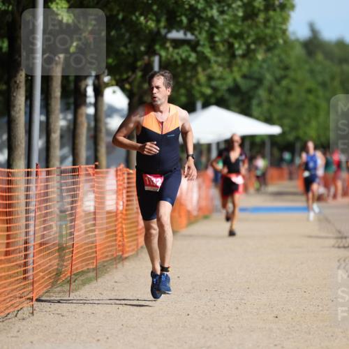 07.09.2025 - 19. Norderstedt Triathlon Michael Strokosch http://msf.ph/oto/8811029 07.09.2025 10:41:37 Laufen 663, 1132 meine-sportfotos.de