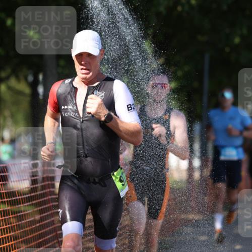 07.09.2025 - 19. Norderstedt Triathlon Michael Strokosch http://msf.ph/oto/8811078 07.09.2025 15:20:06 Laufen 900, 971, 1002, 1408 meine-sportfotos.de