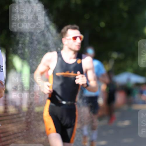 07.09.2025 - 19. Norderstedt Triathlon Michael Strokosch http://msf.ph/oto/8811085 07.09.2025 15:20:07 Laufen 900, 971, 1002, 1408 meine-sportfotos.de