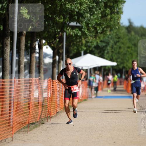 07.09.2025 - 19. Norderstedt Triathlon Michael Strokosch http://msf.ph/oto/8811146 07.09.2025 10:41:42 Laufen 673, 1132, 1148 meine-sportfotos.de