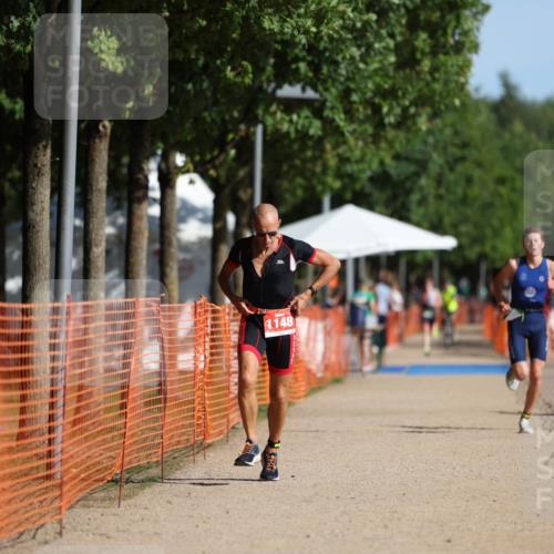 07.09.2025 - 19. Norderstedt Triathlon Michael Strokosch http://msf.ph/oto/8811163 07.09.2025 10:41:42 Laufen 673, 1132, 1148 meine-sportfotos.de