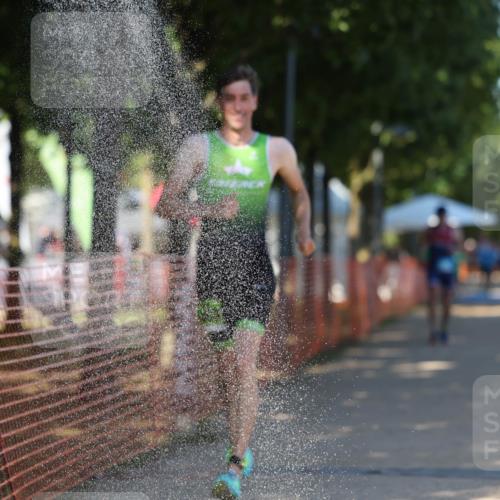 07.09.2025 - 19. Norderstedt Triathlon Michael Strokosch http://msf.ph/oto/8811164 07.09.2025 15:20:16 Laufen 908, 1456 meine-sportfotos.de