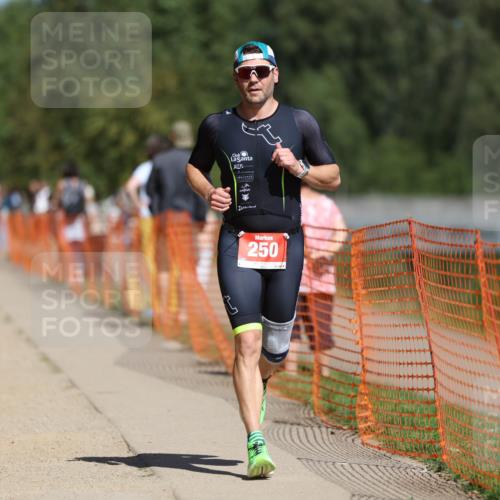 07.09.2025 - 19. Norderstedt Triathlon Michael Strokosch http://msf.ph/oto/8811183 07.09.2025 12:49:39 Laufen 207, 250, 779 meine-sportfotos.de
