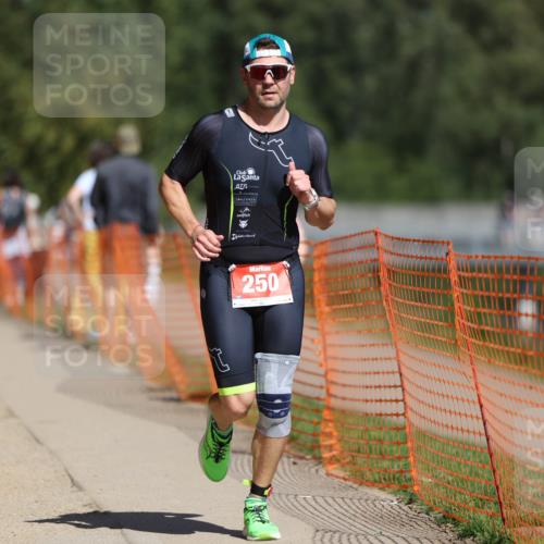 07.09.2025 - 19. Norderstedt Triathlon Michael Strokosch http://msf.ph/oto/8811201 07.09.2025 12:49:39 Laufen 207, 250, 779 meine-sportfotos.de