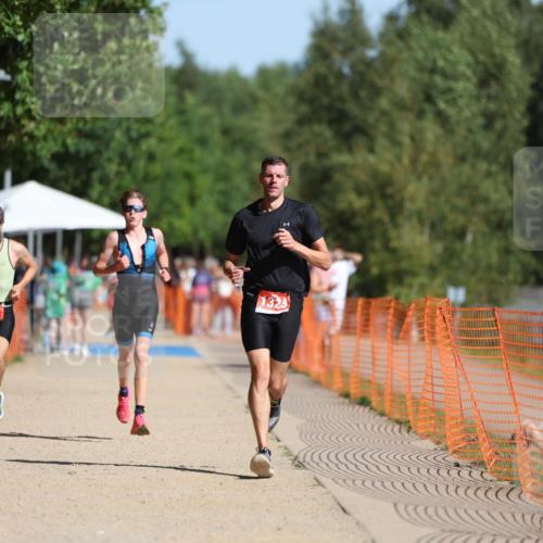 07.09.2025 - 19. Norderstedt Triathlon Michael Strokosch http://msf.ph/oto/8811208 07.09.2025 11:40:08 Laufen 196, 1171, 1323 meine-sportfotos.de