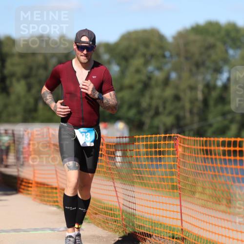 07.09.2025 - 19. Norderstedt Triathlon Michael Strokosch http://msf.ph/oto/8811266 07.09.2025 15:20:26 Laufen 393, 908, 1456 meine-sportfotos.de