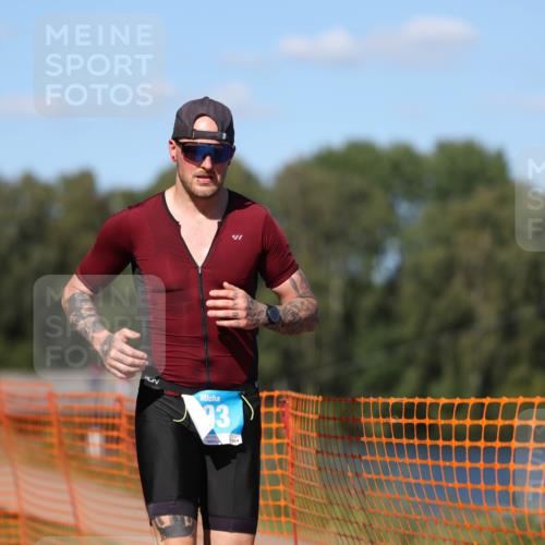 07.09.2025 - 19. Norderstedt Triathlon Michael Strokosch http://msf.ph/oto/8811284 07.09.2025 15:20:27 Laufen 393, 908, 1456 meine-sportfotos.de