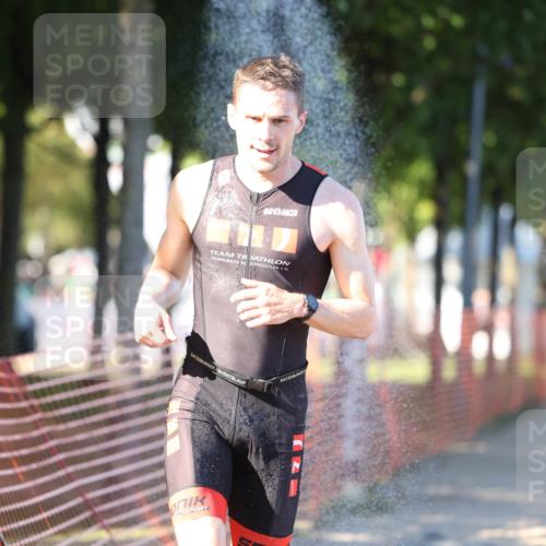 07.09.2025 - 19. Norderstedt Triathlon Michael Strokosch http://msf.ph/oto/8811299 07.09.2025 16:17:54 Laufen 397, 502, 515, 524, 535, 1076, 1450, 1625 meine-sportfotos.de