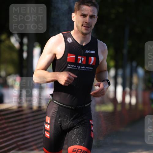 07.09.2025 - 19. Norderstedt Triathlon Michael Strokosch http://msf.ph/oto/8811303 07.09.2025 16:17:54 Laufen 397, 502, 515, 524, 535, 1076, 1450, 1625 meine-sportfotos.de