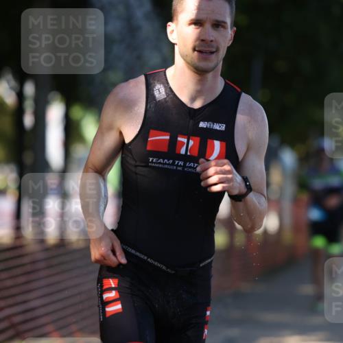 07.09.2025 - 19. Norderstedt Triathlon Michael Strokosch http://msf.ph/oto/8811307 07.09.2025 16:17:54 Laufen 397, 502, 515, 524, 535, 1076, 1450, 1625 meine-sportfotos.de
