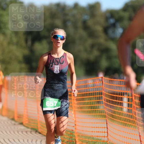 07.09.2025 - 19. Norderstedt Triathlon Michael Strokosch http://msf.ph/oto/8811317 07.09.2025 10:41:49 Laufen 657, 673, 1148 meine-sportfotos.de