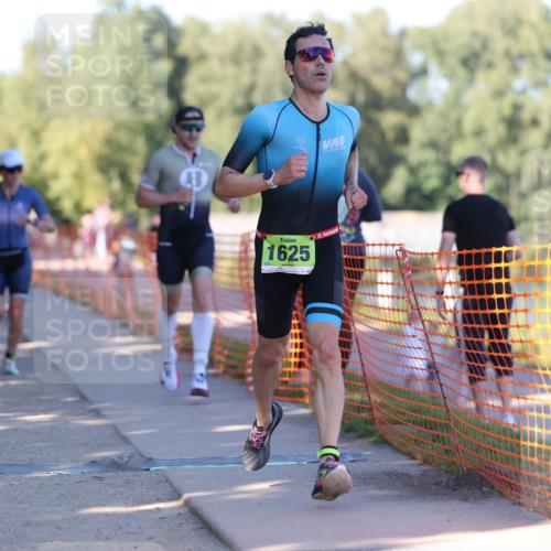 07.09.2025 - 19. Norderstedt Triathlon Michael Strokosch http://msf.ph/oto/8811347 07.09.2025 16:17:58 Laufen 397, 515, 884, 1044, 1076, 1450, 1595, 1625 meine-sportfotos.de