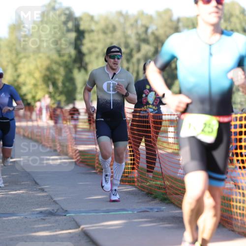 07.09.2025 - 19. Norderstedt Triathlon Michael Strokosch http://msf.ph/oto/8811351 07.09.2025 16:17:59 Laufen 397, 515, 884, 1044, 1076, 1450, 1595, 1625 meine-sportfotos.de