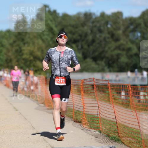 07.09.2025 - 19. Norderstedt Triathlon Michael Strokosch http://msf.ph/oto/8811373 07.09.2025 13:28:01 Laufen 262, 1264, 1271, 1295 meine-sportfotos.de