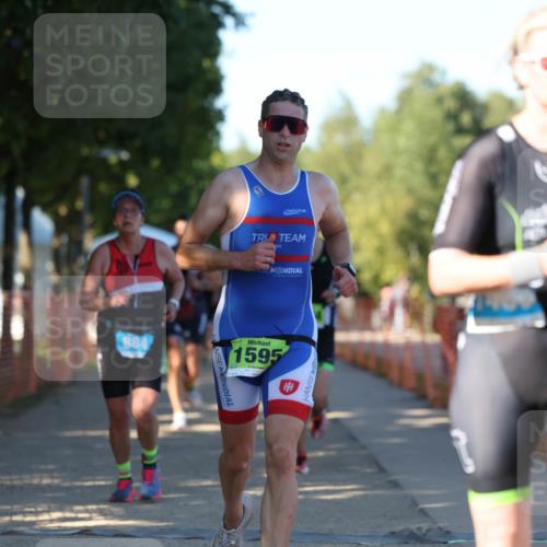 07.09.2025 - 19. Norderstedt Triathlon Michael Strokosch http://msf.ph/oto/8811386 07.09.2025 16:18:03 Laufen 438, 515, 884, 1044, 1076, 1450, 1595 meine-sportfotos.de