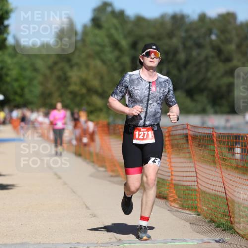 07.09.2025 - 19. Norderstedt Triathlon Michael Strokosch http://msf.ph/oto/8811388 07.09.2025 13:28:01 Laufen 262, 1264, 1271, 1295 meine-sportfotos.de
