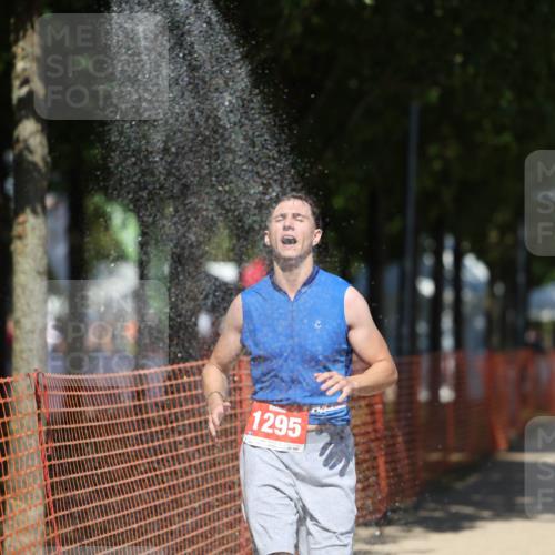 07.09.2025 - 19. Norderstedt Triathlon Michael Strokosch http://msf.ph/oto/8811452 07.09.2025 13:28:08 Laufen 336, 1295 meine-sportfotos.de