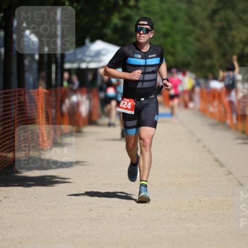 07.09.2025 - 19. Norderstedt Triathlon Michael Strokosch http://msf.ph/oto/8811454 07.09.2025 12:49:58 Laufen 137, 721, 824 meine-sportfotos.de