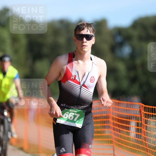 07.09.2025 - 19. Norderstedt Triathlon Michael Strokosch http://msf.ph/oto/8811486 07.09.2025 10:42:03 Laufen 667 meine-sportfotos.de