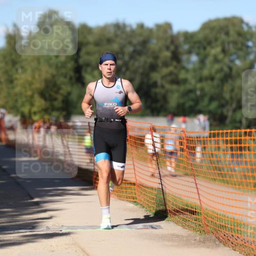 07.09.2025 - 19. Norderstedt Triathlon Michael Strokosch http://msf.ph/oto/8811554 07.09.2025 15:21:23 Laufen 992 meine-sportfotos.de