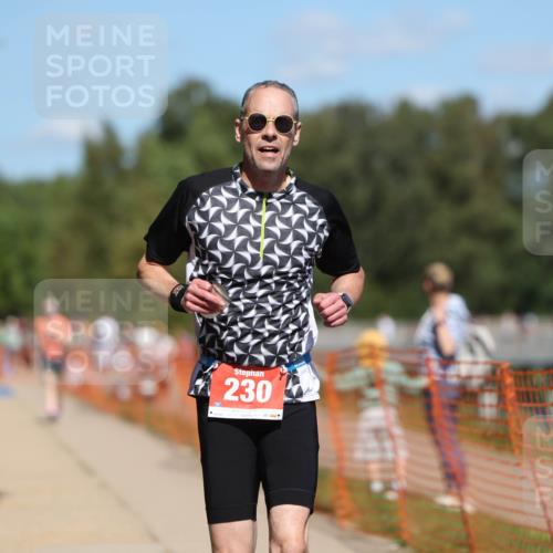 07.09.2025 - 19. Norderstedt Triathlon Michael Strokosch http://msf.ph/oto/8811624 07.09.2025 13:28:23 Laufen 230, 698 meine-sportfotos.de