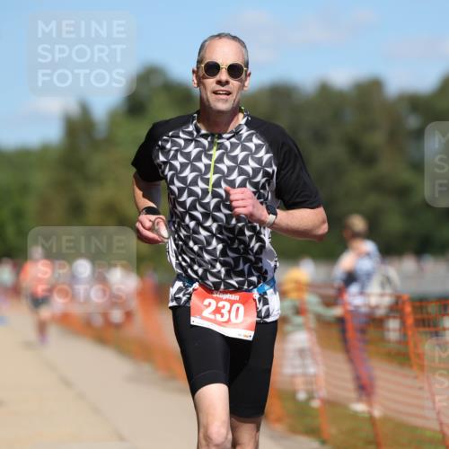 07.09.2025 - 19. Norderstedt Triathlon Michael Strokosch http://msf.ph/oto/8811633 07.09.2025 13:28:23 Laufen 230, 698 meine-sportfotos.de
