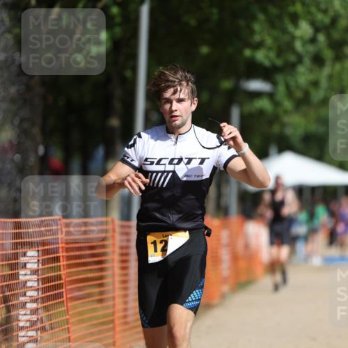 07.09.2025 - 19. Norderstedt Triathlon Michael Strokosch http://msf.ph/oto/8811771 07.09.2025 11:40:55 Laufen 844, 1206 meine-sportfotos.de