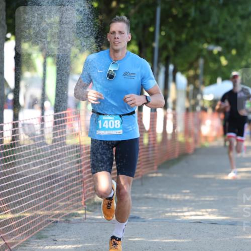07.09.2025 - 19. Norderstedt Triathlon Michael Strokosch http://msf.ph/oto/8811820 07.09.2025 16:19:28 Laufen 534, 544, 1049 meine-sportfotos.de