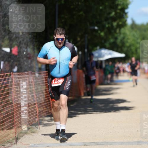 07.09.2025 - 19. Norderstedt Triathlon Michael Strokosch http://msf.ph/oto/8811836 07.09.2025 13:28:53 Laufen 858, 1235, 1261 meine-sportfotos.de