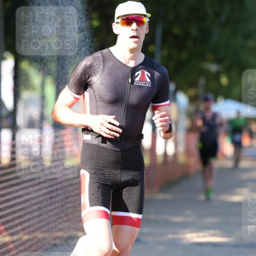 07.09.2025 - 19. Norderstedt Triathlon Michael Strokosch http://msf.ph/oto/8811860 07.09.2025 16:19:32 Laufen 534, 544, 939, 1049 meine-sportfotos.de