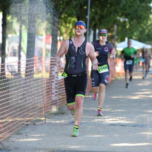 07.09.2025 - 19. Norderstedt Triathlon Michael Strokosch http://msf.ph/oto/8811868 07.09.2025 16:19:35 Laufen 534, 544, 939, 1049 meine-sportfotos.de