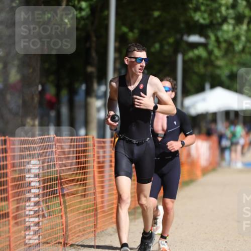 07.09.2025 - 19. Norderstedt Triathlon Michael Strokosch http://msf.ph/oto/8811900 07.09.2025 11:41:03 Laufen 1198, 1200 meine-sportfotos.de