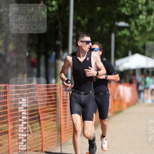 07.09.2025 - 19. Norderstedt Triathlon Michael Strokosch http://msf.ph/oto/8811907 07.09.2025 11:41:03 Laufen 1198, 1200 meine-sportfotos.de
