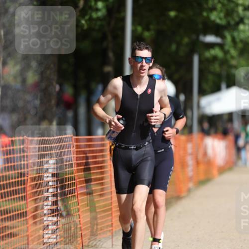 07.09.2025 - 19. Norderstedt Triathlon Michael Strokosch http://msf.ph/oto/8811914 07.09.2025 11:41:03 Laufen 1198, 1200 meine-sportfotos.de