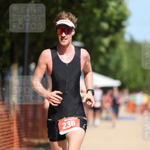 07.09.2025 - 19. Norderstedt Triathlon Michael Strokosch http://msf.ph/oto/8811924 07.09.2025 12:50:33 Laufen 236, 308, 1307 meine-sportfotos.de