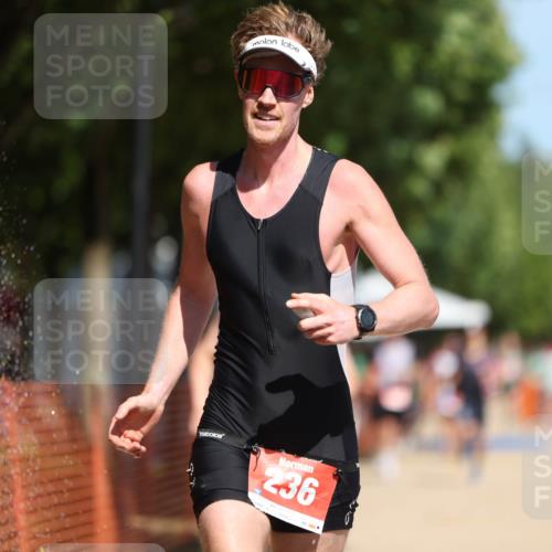 07.09.2025 - 19. Norderstedt Triathlon Michael Strokosch http://msf.ph/oto/8811938 07.09.2025 12:50:33 Laufen 236, 308, 1307 meine-sportfotos.de
