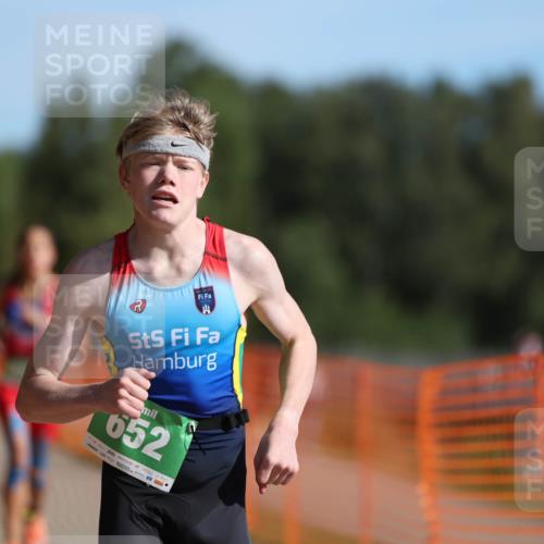 07.09.2025 - 19. Norderstedt Triathlon Michael Strokosch http://msf.ph/oto/8811943 07.09.2025 10:42:34 Laufen 652, 672, 686 meine-sportfotos.de