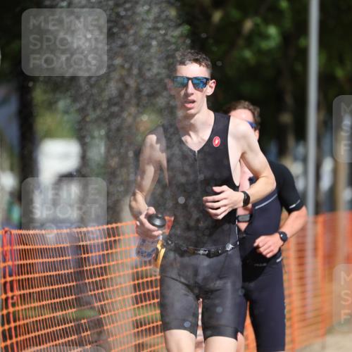 07.09.2025 - 19. Norderstedt Triathlon Michael Strokosch http://msf.ph/oto/8811952 07.09.2025 11:41:04 Laufen 1198, 1200 meine-sportfotos.de