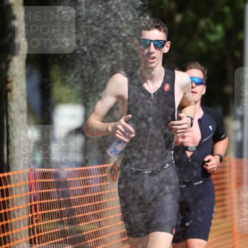 07.09.2025 - 19. Norderstedt Triathlon Michael Strokosch http://msf.ph/oto/8811960 07.09.2025 11:41:04 Laufen 1198, 1200 meine-sportfotos.de