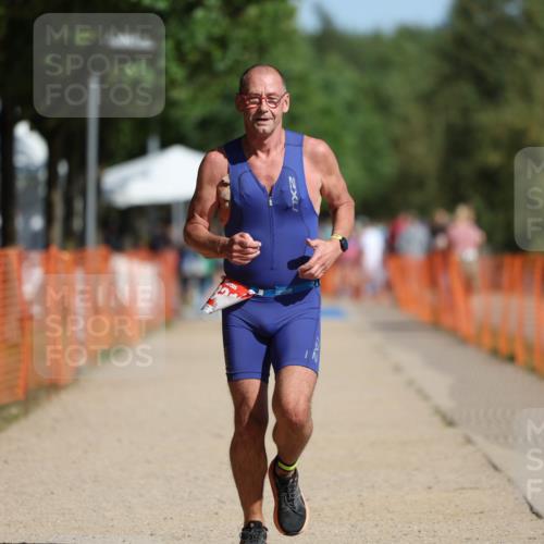 07.09.2025 - 19. Norderstedt Triathlon Michael Strokosch http://msf.ph/oto/8812047 07.09.2025 11:41:18 Laufen 821 meine-sportfotos.de