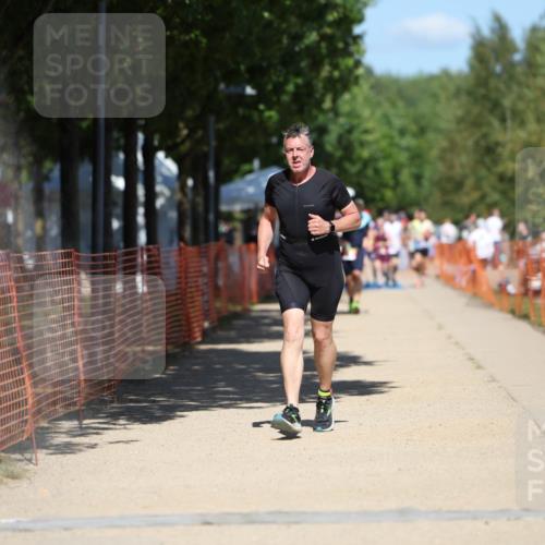 07.09.2025 - 19. Norderstedt Triathlon Michael Strokosch http://msf.ph/oto/8812059 07.09.2025 13:29:05 Laufen 179, 706 meine-sportfotos.de