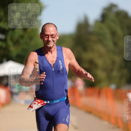 07.09.2025 - 19. Norderstedt Triathlon Michael Strokosch http://msf.ph/oto/8812076 07.09.2025 11:41:19 Laufen 821 meine-sportfotos.de