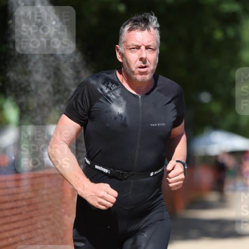 07.09.2025 - 19. Norderstedt Triathlon Michael Strokosch http://msf.ph/oto/8812100 07.09.2025 13:29:09 Laufen 706 meine-sportfotos.de