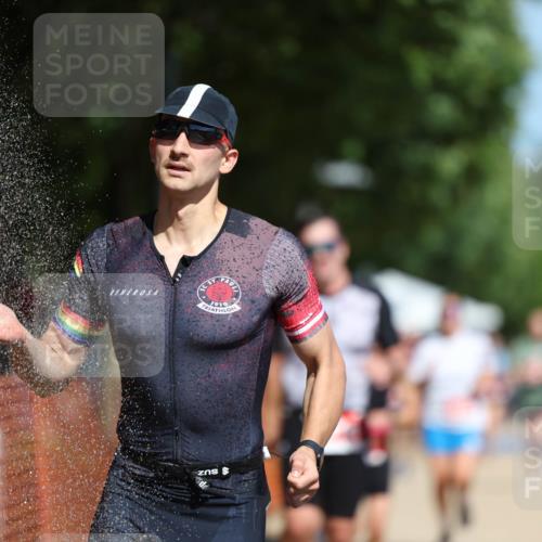 07.09.2025 - 19. Norderstedt Triathlon Michael Strokosch http://msf.ph/oto/8812134 07.09.2025 12:50:44 Laufen 182, 792, 803, 1220, 1293, 1378 meine-sportfotos.de