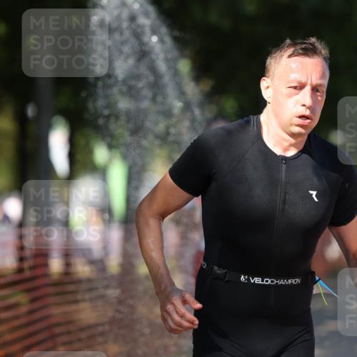 07.09.2025 - 19. Norderstedt Triathlon Michael Strokosch http://msf.ph/oto/8812156 07.09.2025 15:22:53 Laufen 1000, 1431, 1462 meine-sportfotos.de