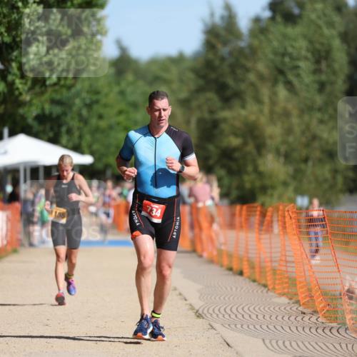07.09.2025 - 19. Norderstedt Triathlon Michael Strokosch http://msf.ph/oto/8812170 07.09.2025 11:41:41 Laufen 734, 1155 meine-sportfotos.de