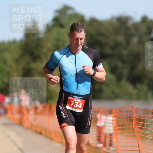 07.09.2025 - 19. Norderstedt Triathlon Michael Strokosch http://msf.ph/oto/8812237 07.09.2025 11:41:44 Laufen 734, 1155 meine-sportfotos.de