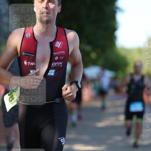 07.09.2025 - 19. Norderstedt Triathlon Michael Strokosch http://msf.ph/oto/8812239 07.09.2025 16:20:40 Laufen 493, 498, 525, 870, 955, 956, 1071, 1074, 1087, 1427 meine-sportfotos.de